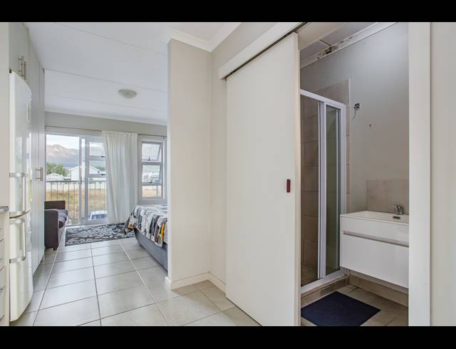 1 BEDROOM APARTMENT SOLD IN KLEIN PARYS